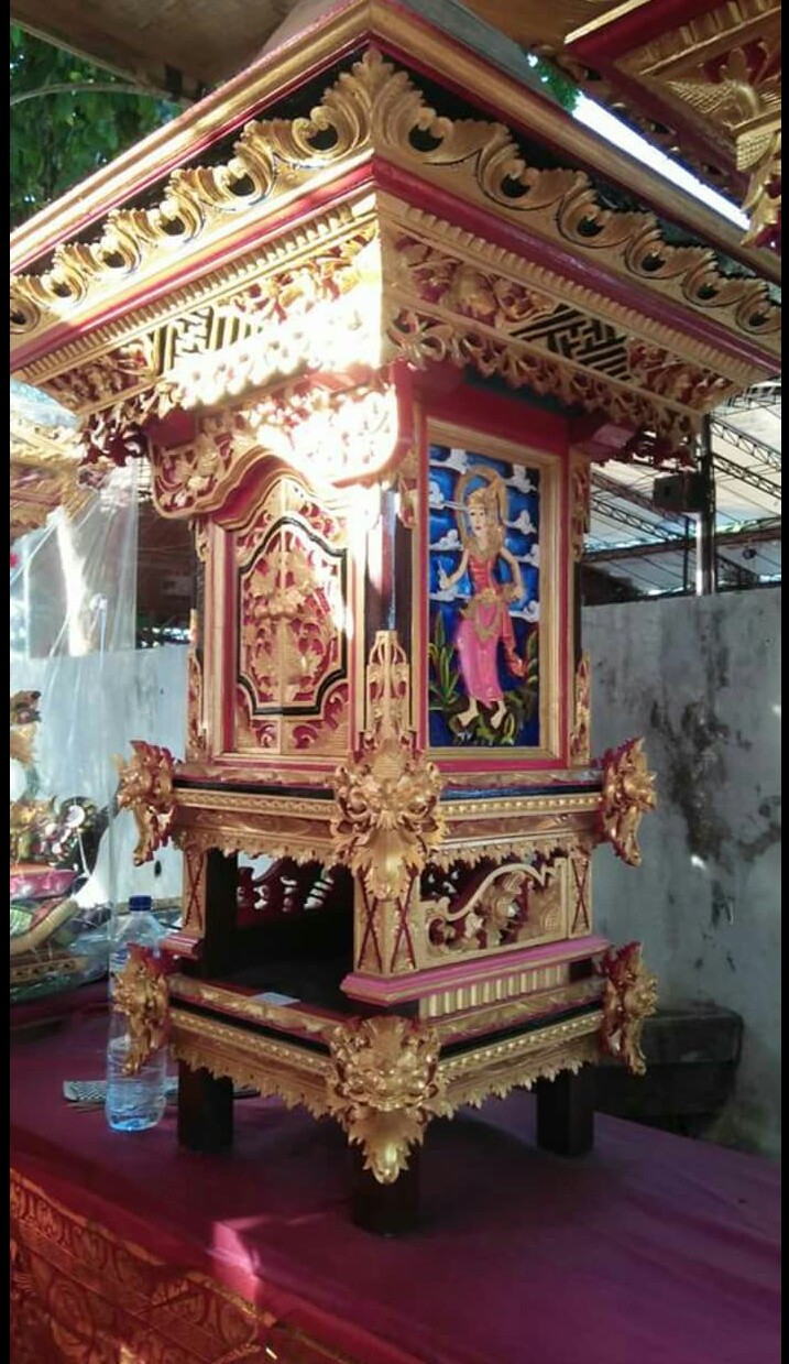 Produk ukiran Jehem Holy Wood Craft